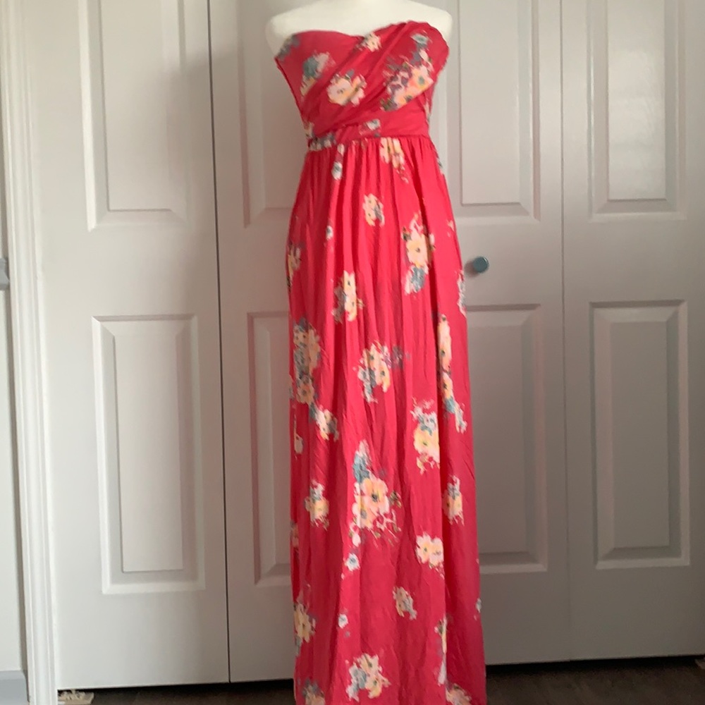 American Rag long maxi dress with floral pattern size Small.